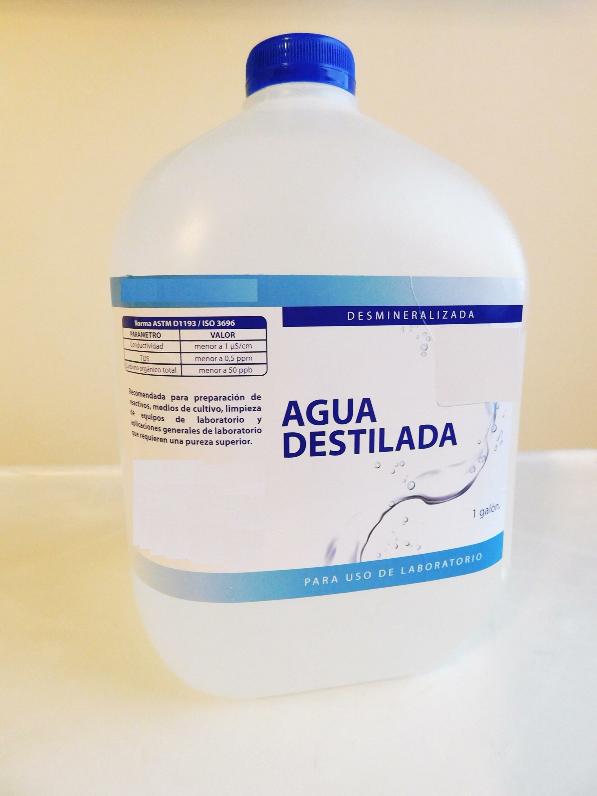 Agua Destilada Novachem del Ecuador